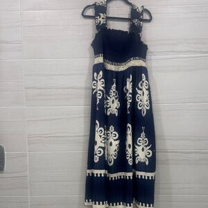 Chic Navy and Cream Maxi Dress